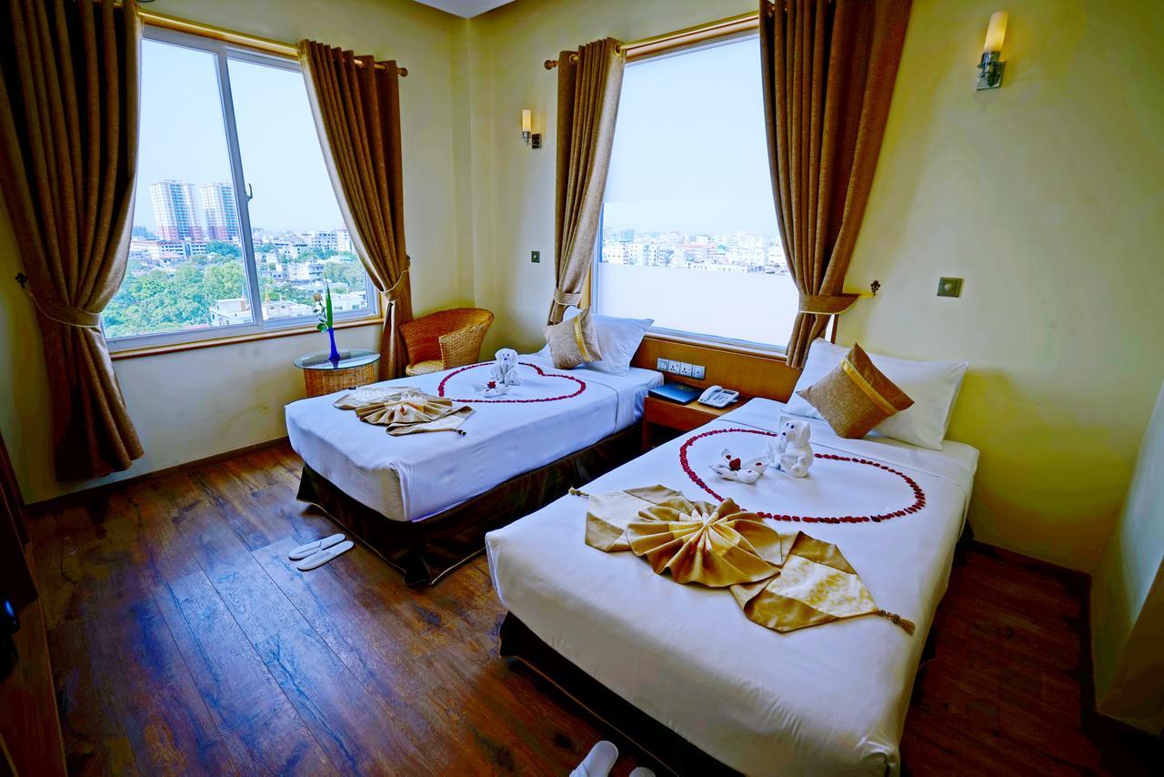 The Hotel Nova Mandalay Exterior foto