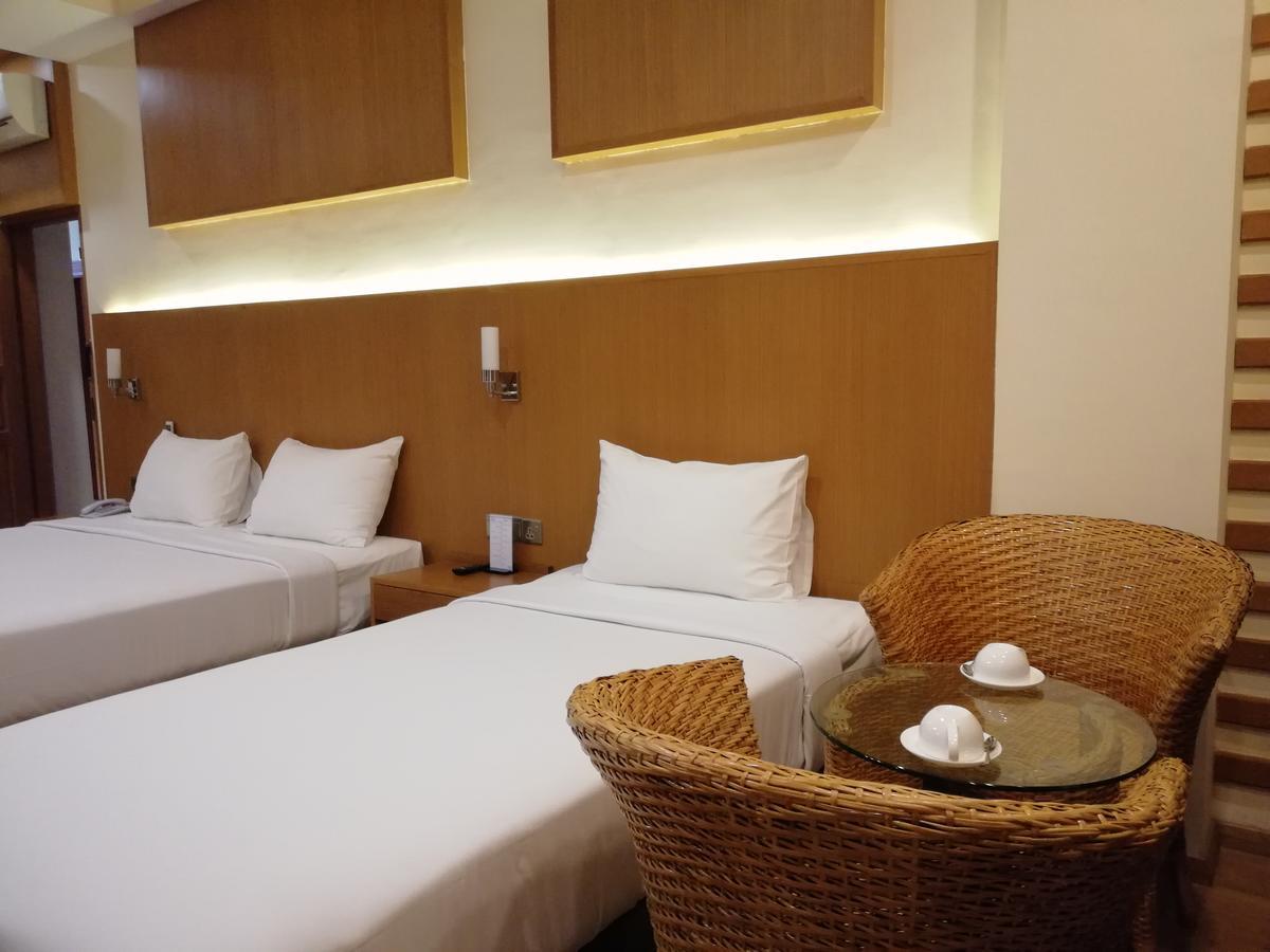 The Hotel Nova Mandalay Exterior foto